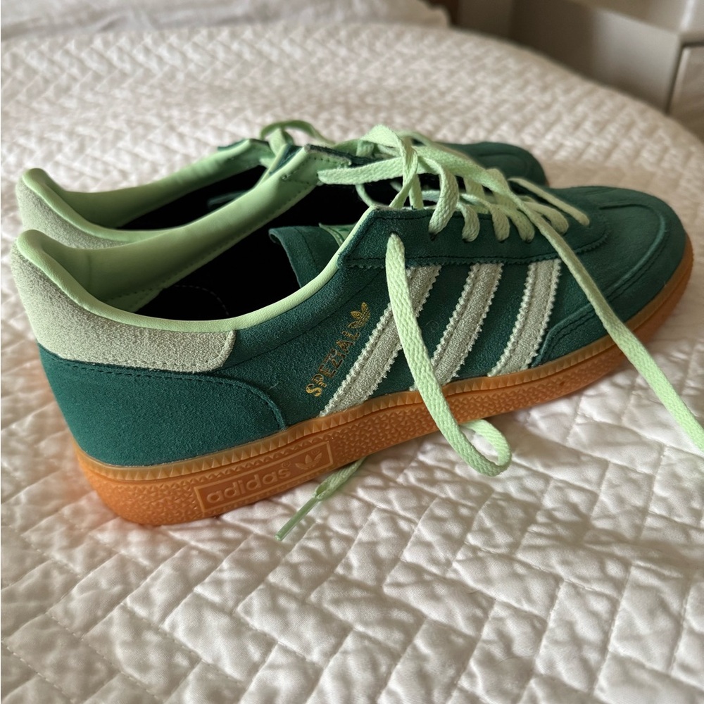 adidas Originals Green Sneakers - Picture 5 of 10